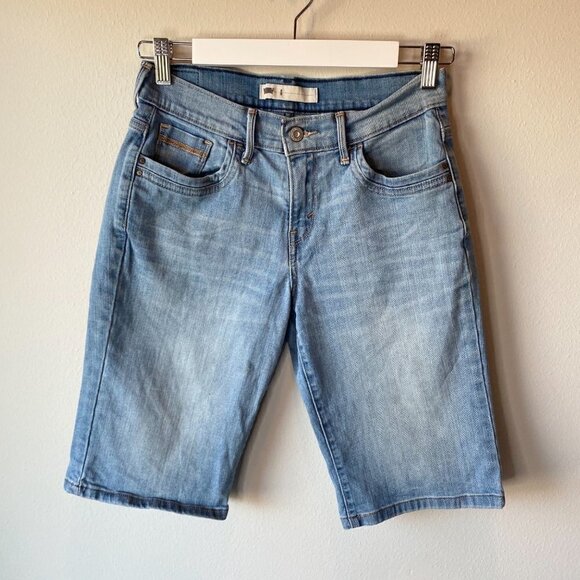 Levi's Mid Rise Bermuda Jean Shorts 4 - Picture 1 of 8
